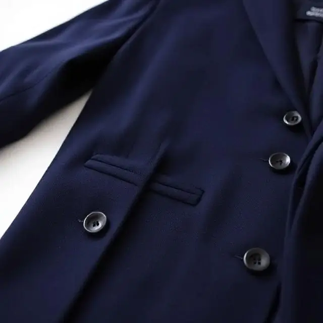 The construction details of a Kings&Jacks blazer